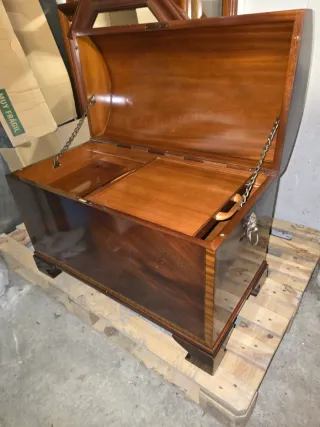 Cofre madera lacada alto brillo