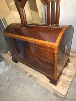 Cofre madera lacada alto brillo