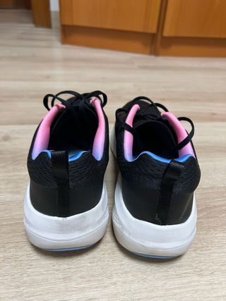 Zapatillas Skechers GOrun Negras