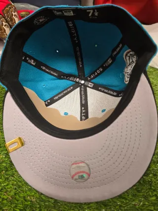 Gorra New Era LA Negra y Turquesa