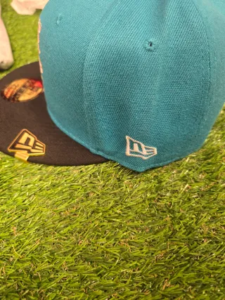 Gorra New Era LA Negra y Turquesa