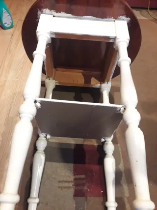 Mesa redonda de madera