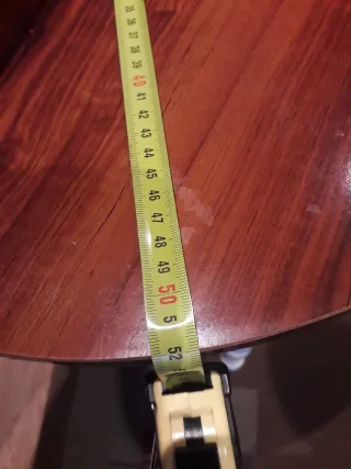 Mesa redonda de madera