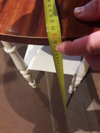 Mesa redonda de madera