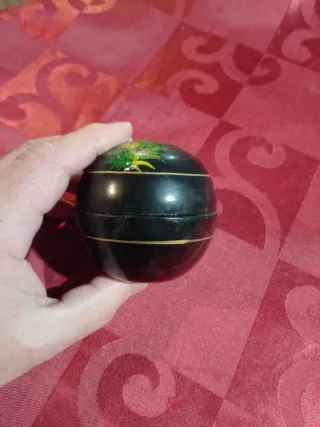 Caixa de madeira pintada estilo oriental