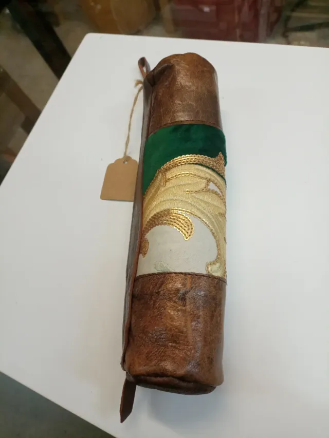 Estuche artesano cuero y tela