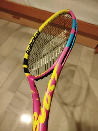 Raqueta Babolat colores vibrantes