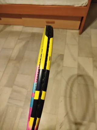 Raqueta Babolat colores vibrantes