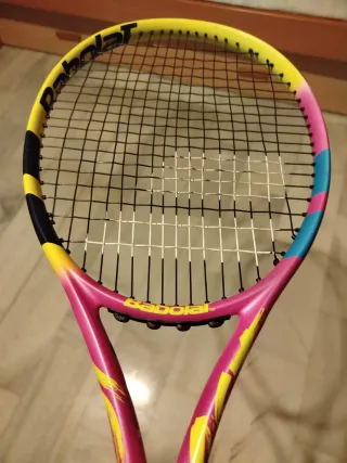 Raqueta Babolat colores vibrantes