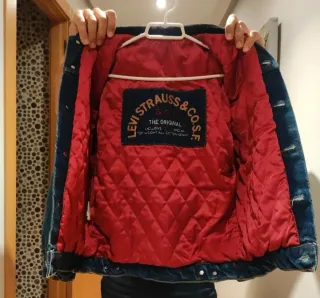 Chaqueta Vaquera Levi's Azul con Forro Rojo