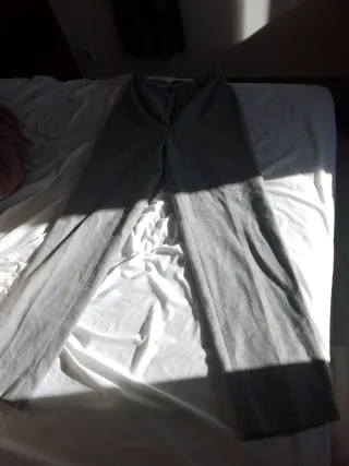 Pantalón gris formal