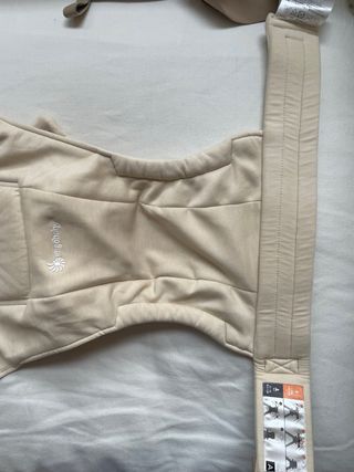 Mochila portabebes Ergobaby Beige como nueva.