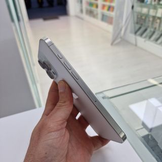 iPhone 15 Pro Max 256GB Blanco Usado