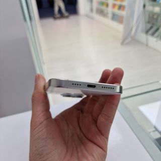 iPhone 15 Pro Max 256GB Blanco Usado