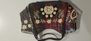 Bolso Multicolor con Bordados Florales
