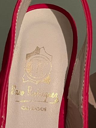 Zapatos rojos de tacón  Paco Rodríguez