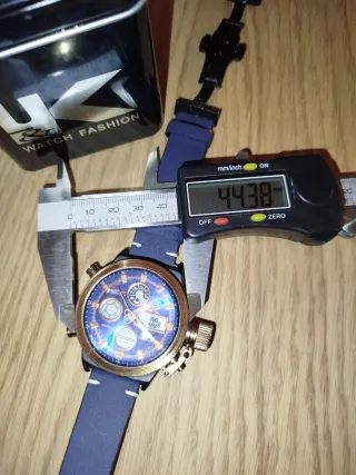 Reloj Cronógrafo SK Analógico-Digital Dorado