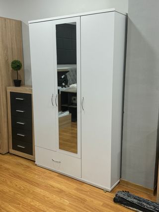 OFERTON DE ARMARIO DE 3 PUERTAS CON ESPEJO