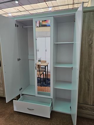 OFERTON DE ARMARIO DE 3 PUERTAS CON ESPEJO