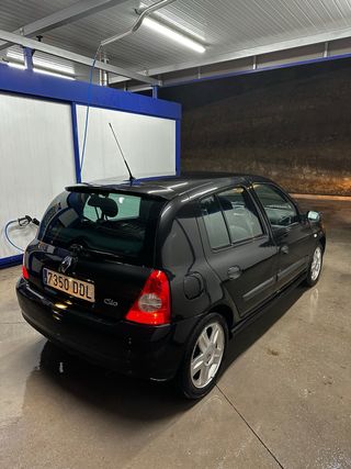 Renault Clio 2004