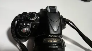 Nikon D3100 + Objetivo 55-200mm + Accesorios