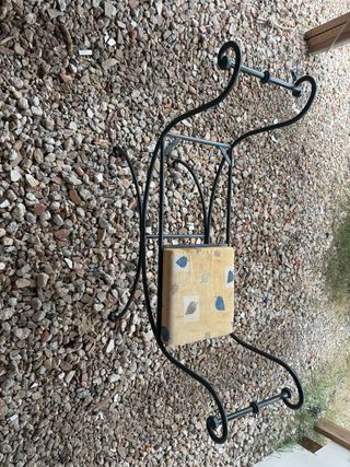 Banco de hierro forjado con cajones