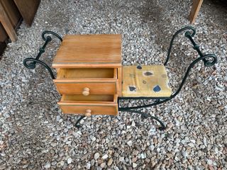 Banco de hierro forjado con cajones