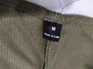 Pantalón delantal pana