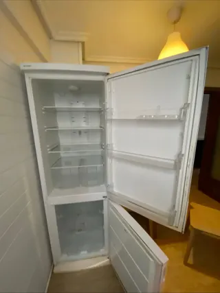 Nevera con congelador Smeg