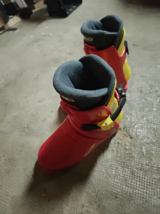 Botas de esquí HEAD rojas y amarillas n 33 aprox.