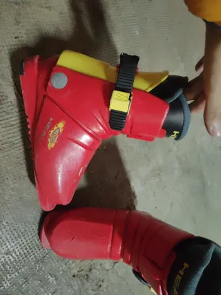 Botas de esquí HEAD rojas y amarillas n 33 aprox.