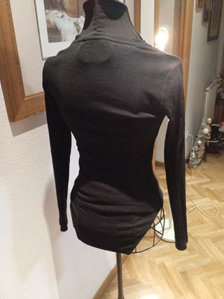 Zara Top Corto Manga Larga Beige Negro