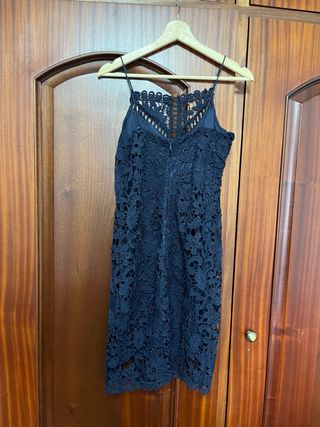 Vestido azul de renda