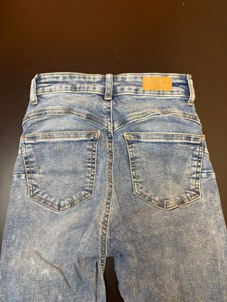 Vaqueros Pitillo Pull&Bear Talla 32