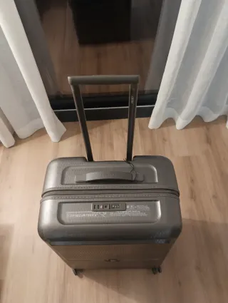 Maleta Delsey Gris Rígida