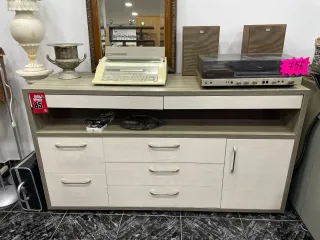 Mueble de salón moderno beige y blanco