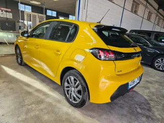 Peugeot 208 2021