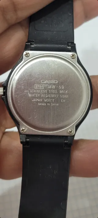 Reloj Casio Quartz Negro y Blanco