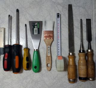 Set di strumenti vari per la casa