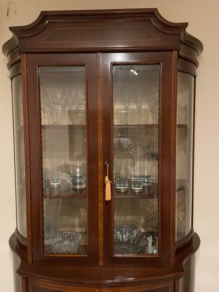 Vitrina Clásica Madera Maciza y Cristal