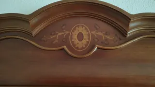 Coqueta de marquetería con espejo y mármol