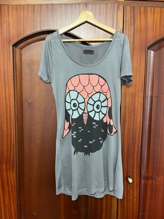 Túnica mocho cinza com estampa de coruja