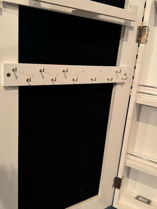 Joyero con espejo de pared