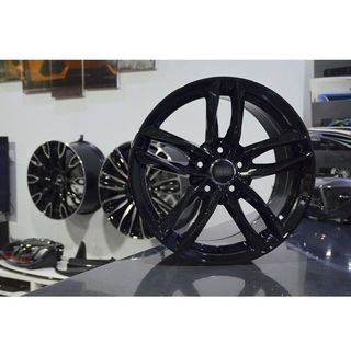 Juego de 4 Llantas 17 RS6 Glossy Black AU039