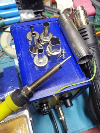 Stazione di saldatura BAKU 878