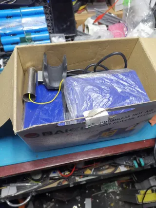 Stazione di saldatura BAKU 878