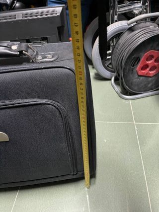 Trolley cabina negro con múltiples compartimentos