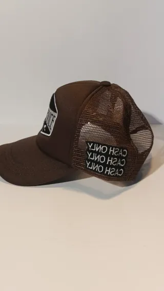 Gorra Trucker Gas Service Marrón