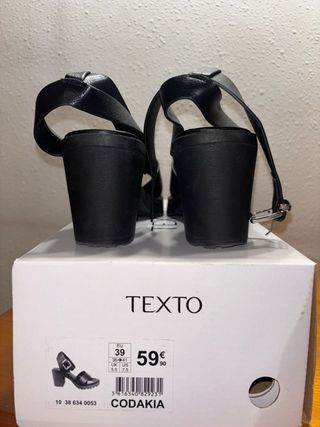 Sandalias TEXTO tacón abierto negras