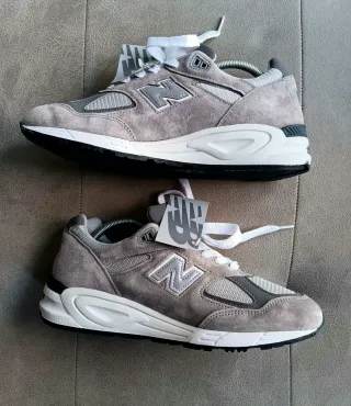 44,5EU New Balance 990 V2 MIU